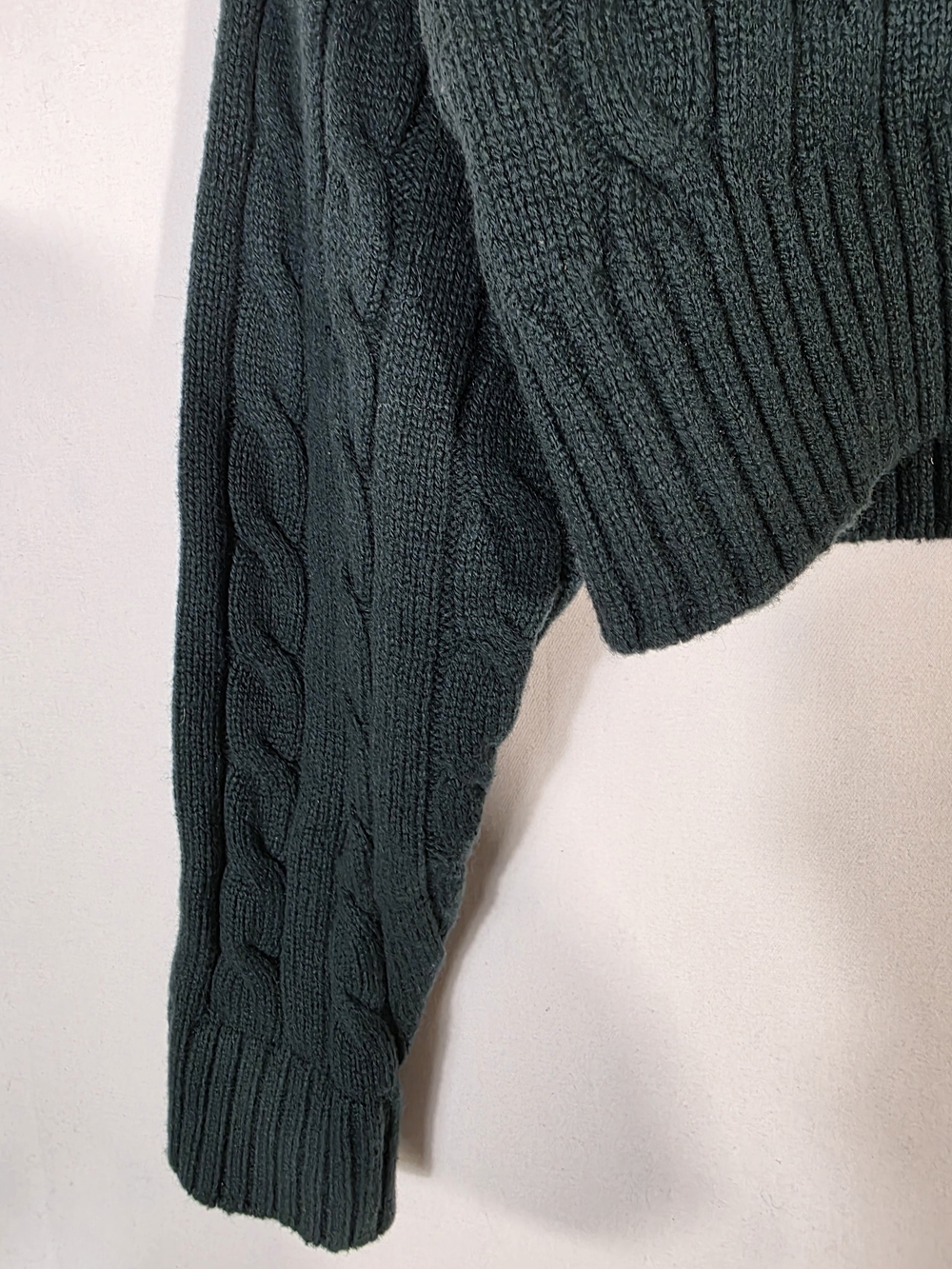 Aritzia Sunday best wool Dark Forest Green Cropped Cable-Knit Crew Sweater - Picture 5 of 7
